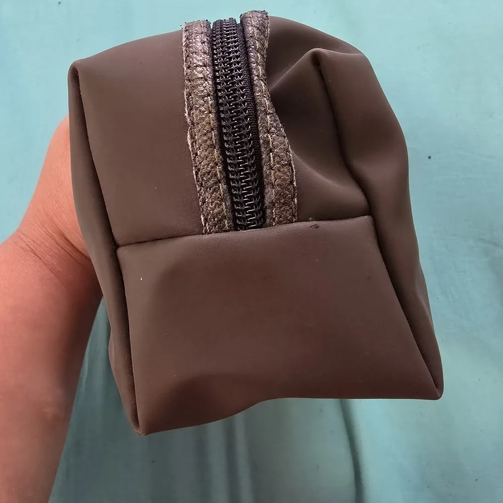 Fendi Brown Cosmetic Bag Durable Fabric Zippered